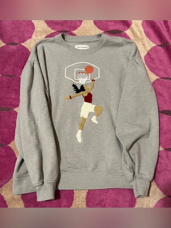 Free Assembly Other - Free Assembly Female Basketball Sweatshirt